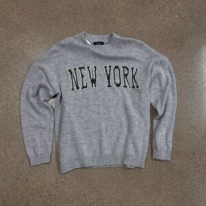 Men's Gray Crewneck Sweater with 'New York' Design